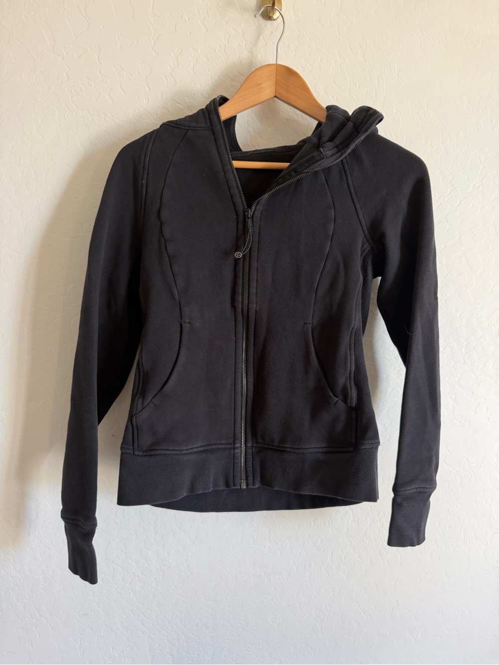 Lululemon Classic Scuba Hoodie Full Zip Black Thumbholes Size 6